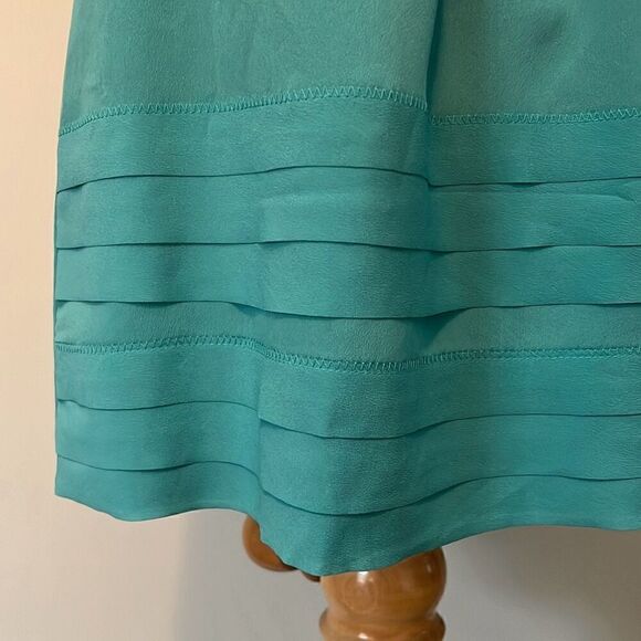 LOFT Women's Teal Layered Round Neck Sleeveless Top Size Medium NWOT - Picture 6 of 9